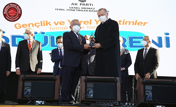 Büyükkılıç, Ankara’daki Standı Ziyaret Etti