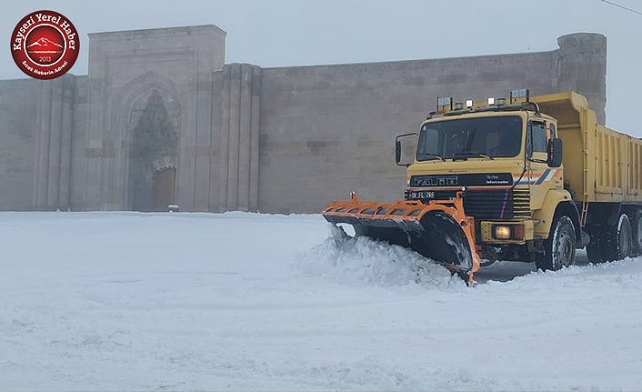 Bünyan'da Karla Mücadele Devam Ediyor