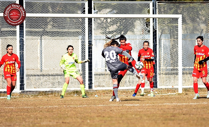 Kayseri Kadın Futbol Kulübü 8 Gol Yedi