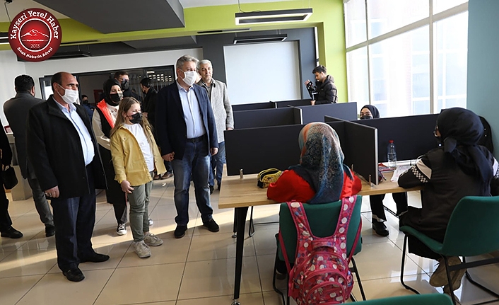 Melikgazi'de Akıl Küpü Kütüphanesi Hizmete Açıldı
