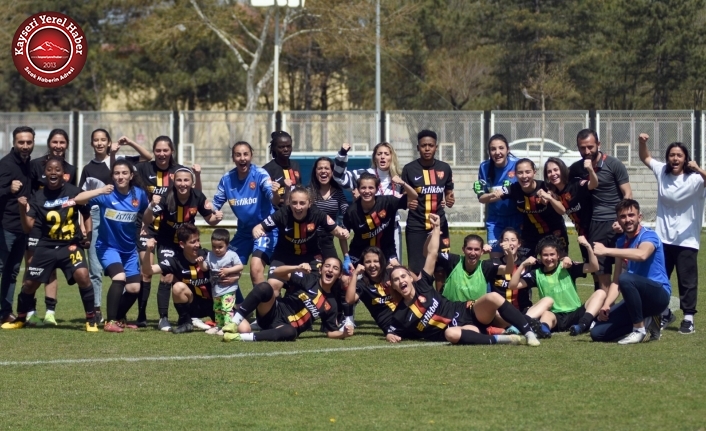 Kadın Futbol Takımı Zorda Olsa Kazandı