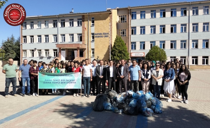 İncesu Belediye Başkanı İlmek Öğrencilerle Birlikte Çöp Topladı