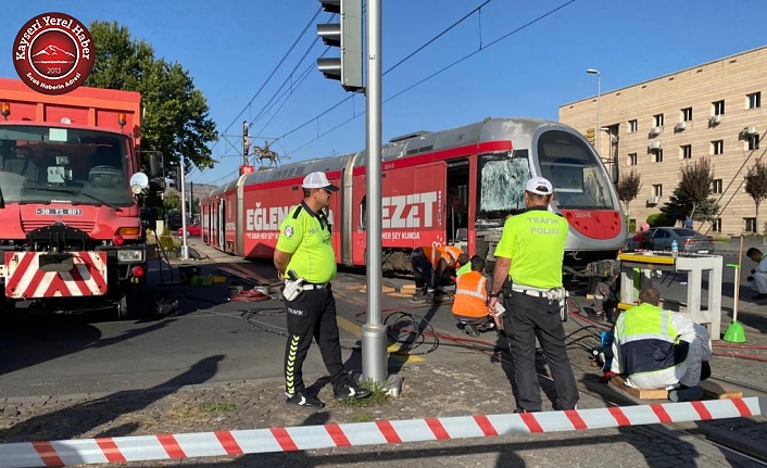 SON DAKİKA… Tramvay Kaza Yaptı, Yürekler Ağza Geldi