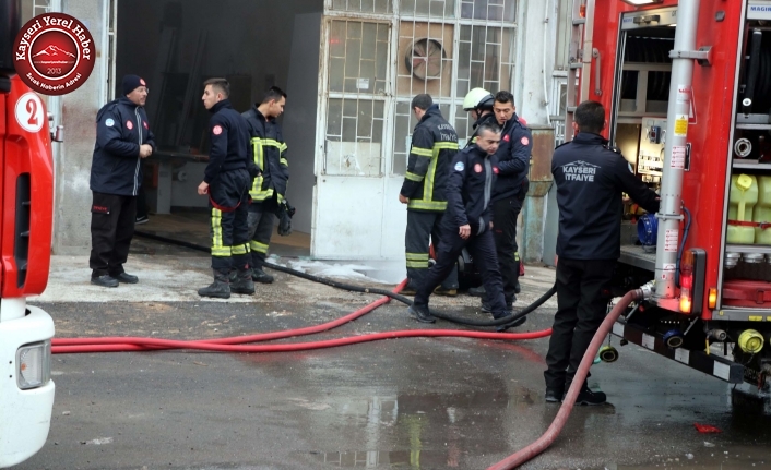 Kayseri'de Mobilya Atölyesinde Yangın